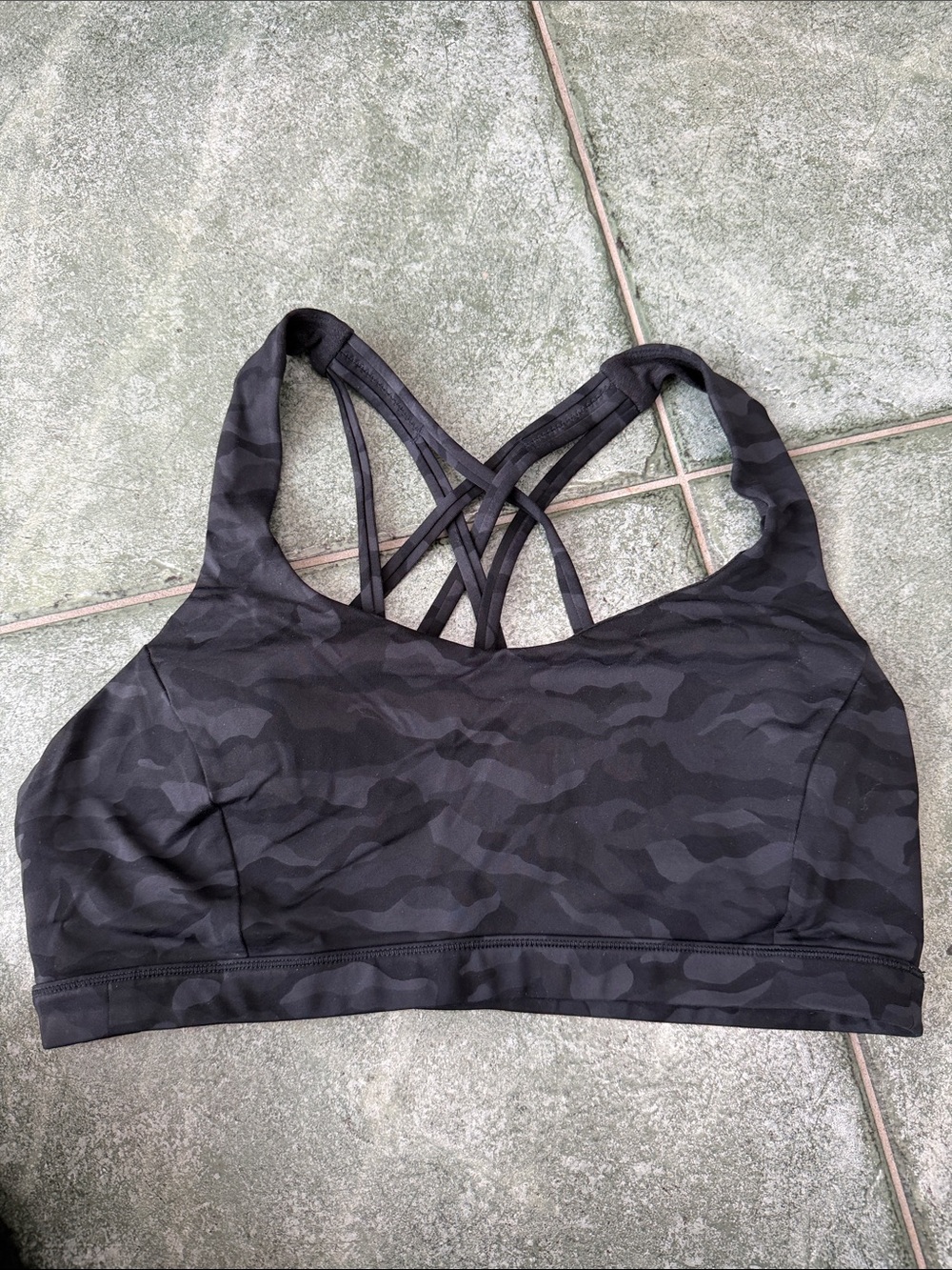 Lululemon straps back sports bra